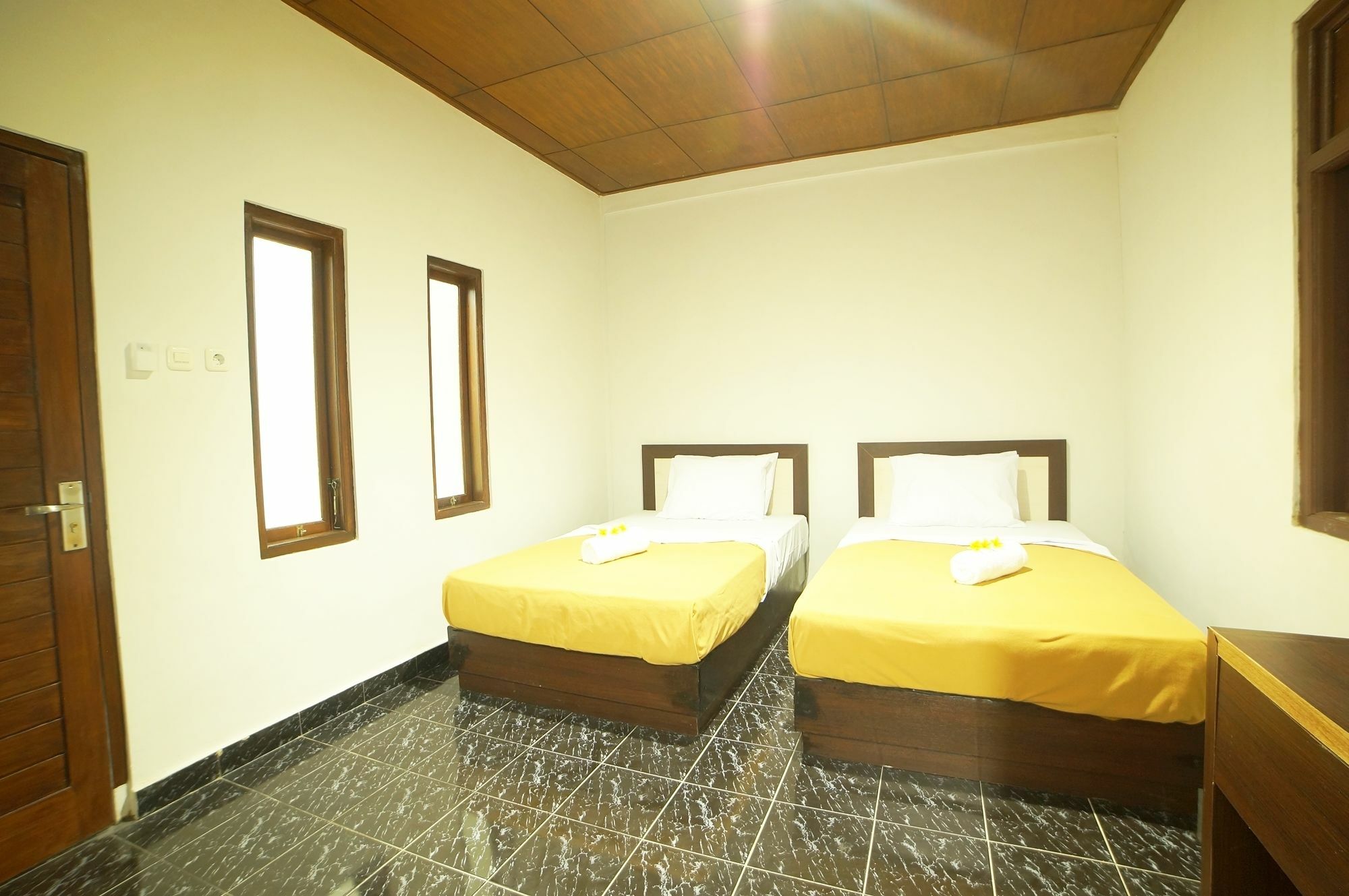 Easton Kuta Homestay Kültér fotó