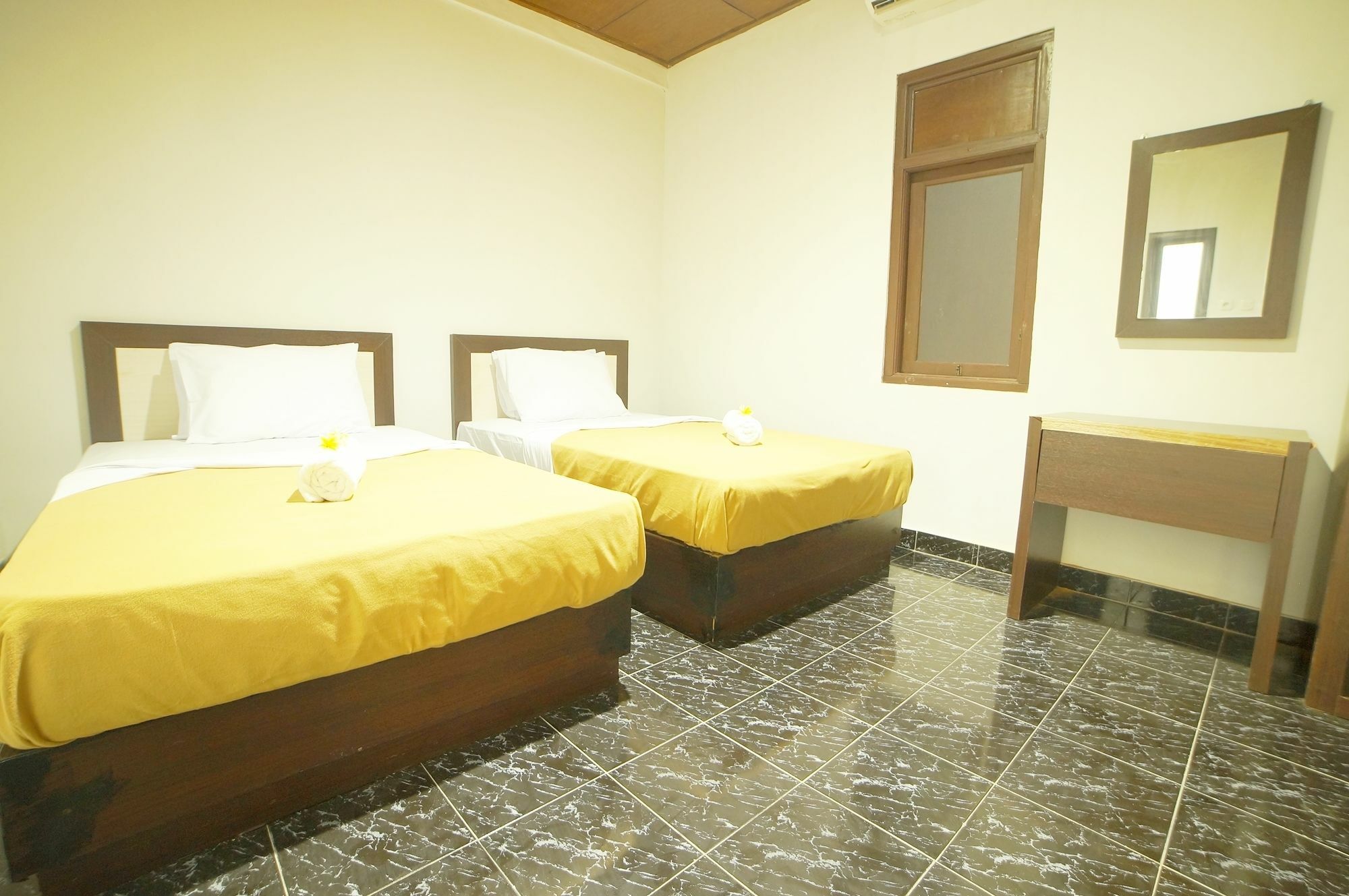 Easton Kuta Homestay Kültér fotó